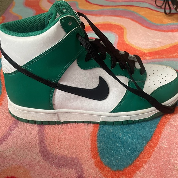 nike dunks!! - Picture 2 of 5